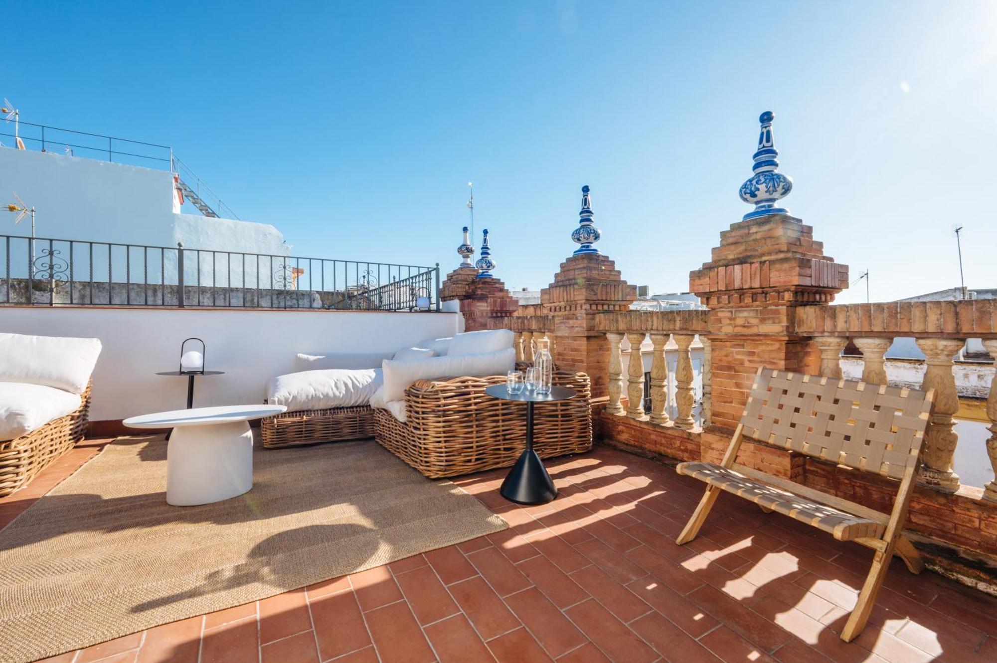 Apartamentos "El Escondite De Triana" Севилья Экстерьер фото