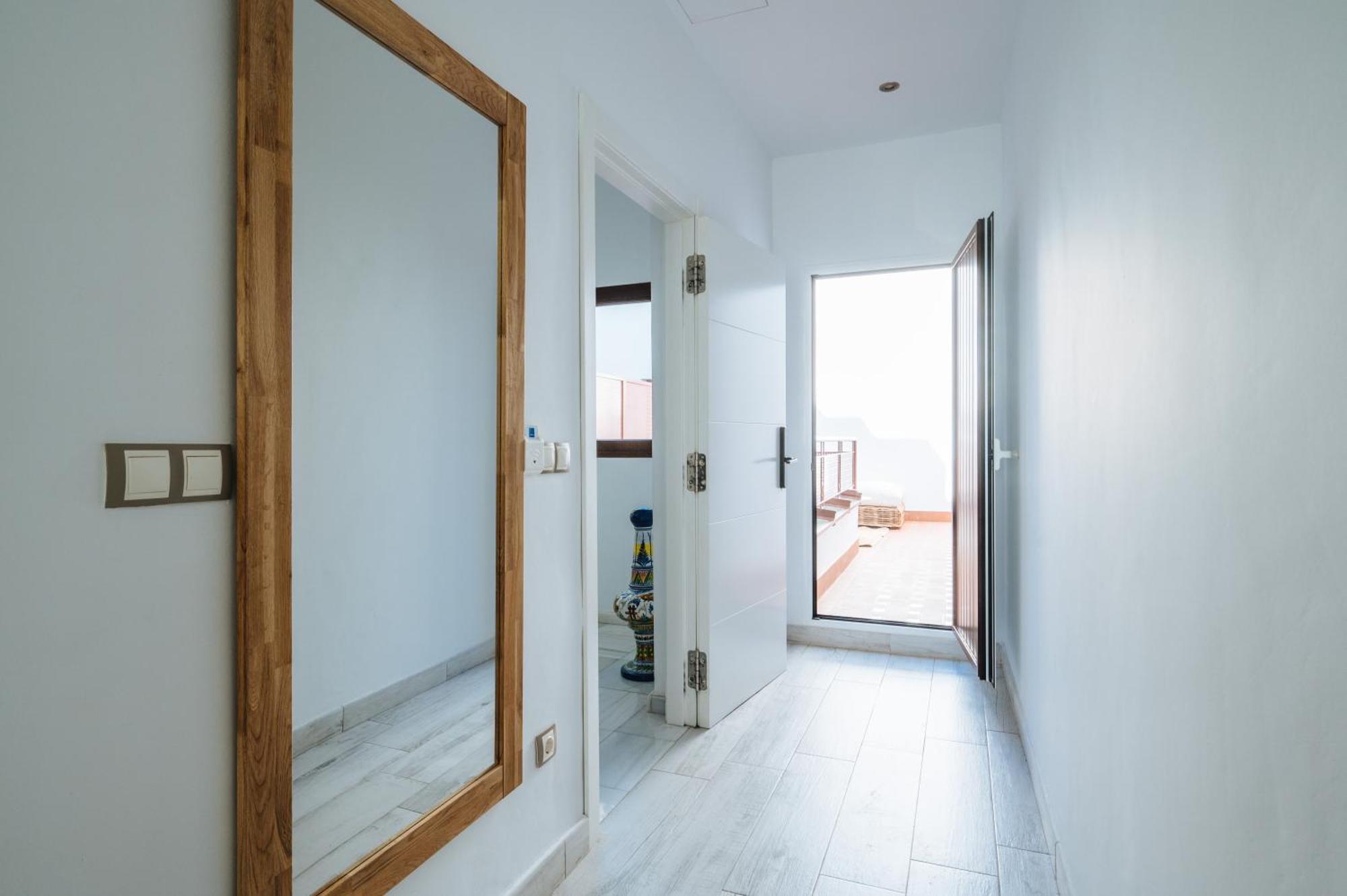 Apartamentos "El Escondite De Triana" Севилья Экстерьер фото