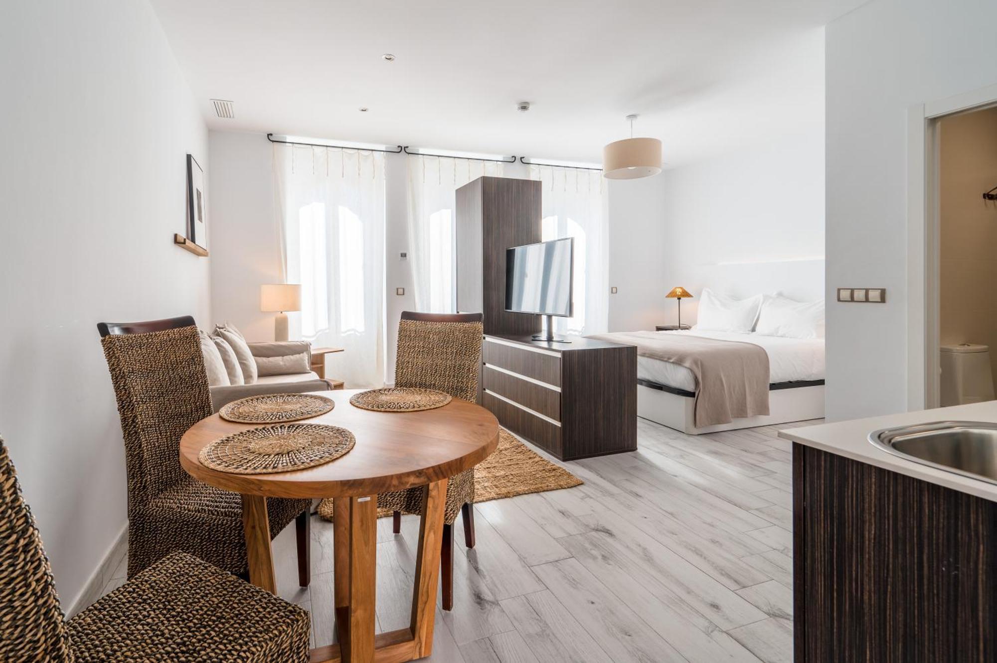 Apartamentos "El Escondite De Triana" Севилья Экстерьер фото