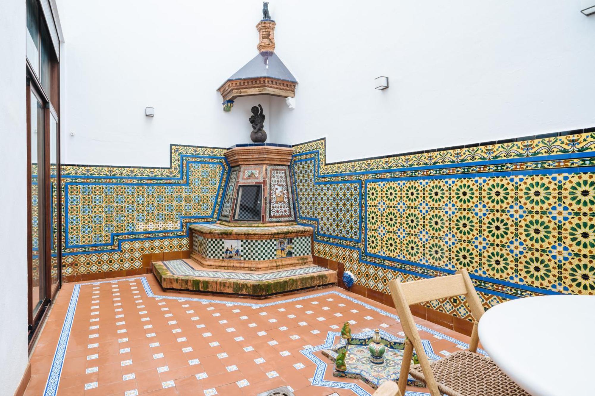Apartamentos "El Escondite De Triana" Севилья Экстерьер фото