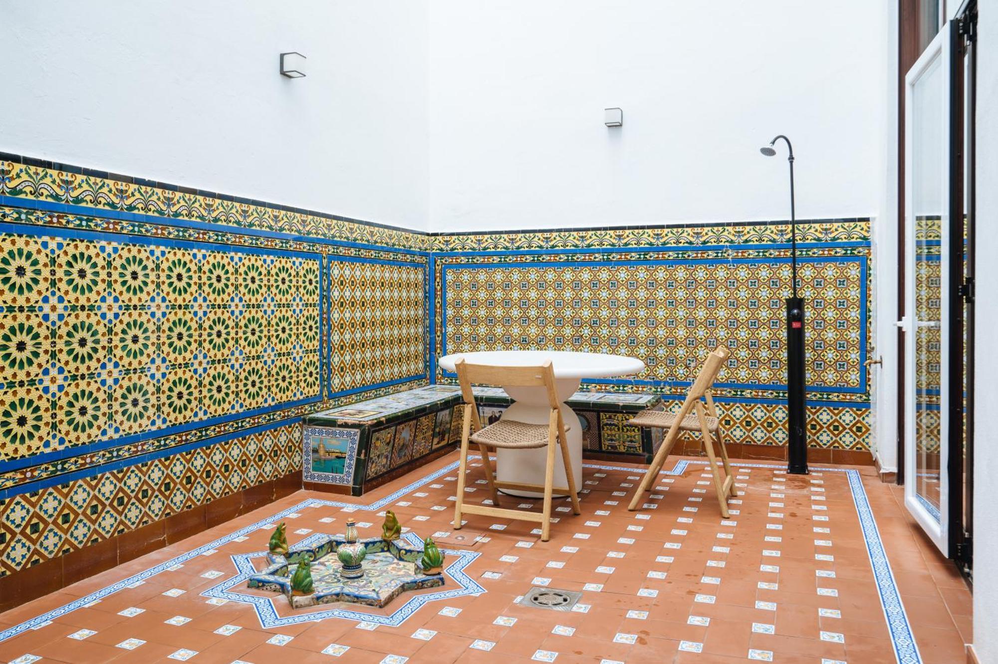 Apartamentos "El Escondite De Triana" Севилья Экстерьер фото