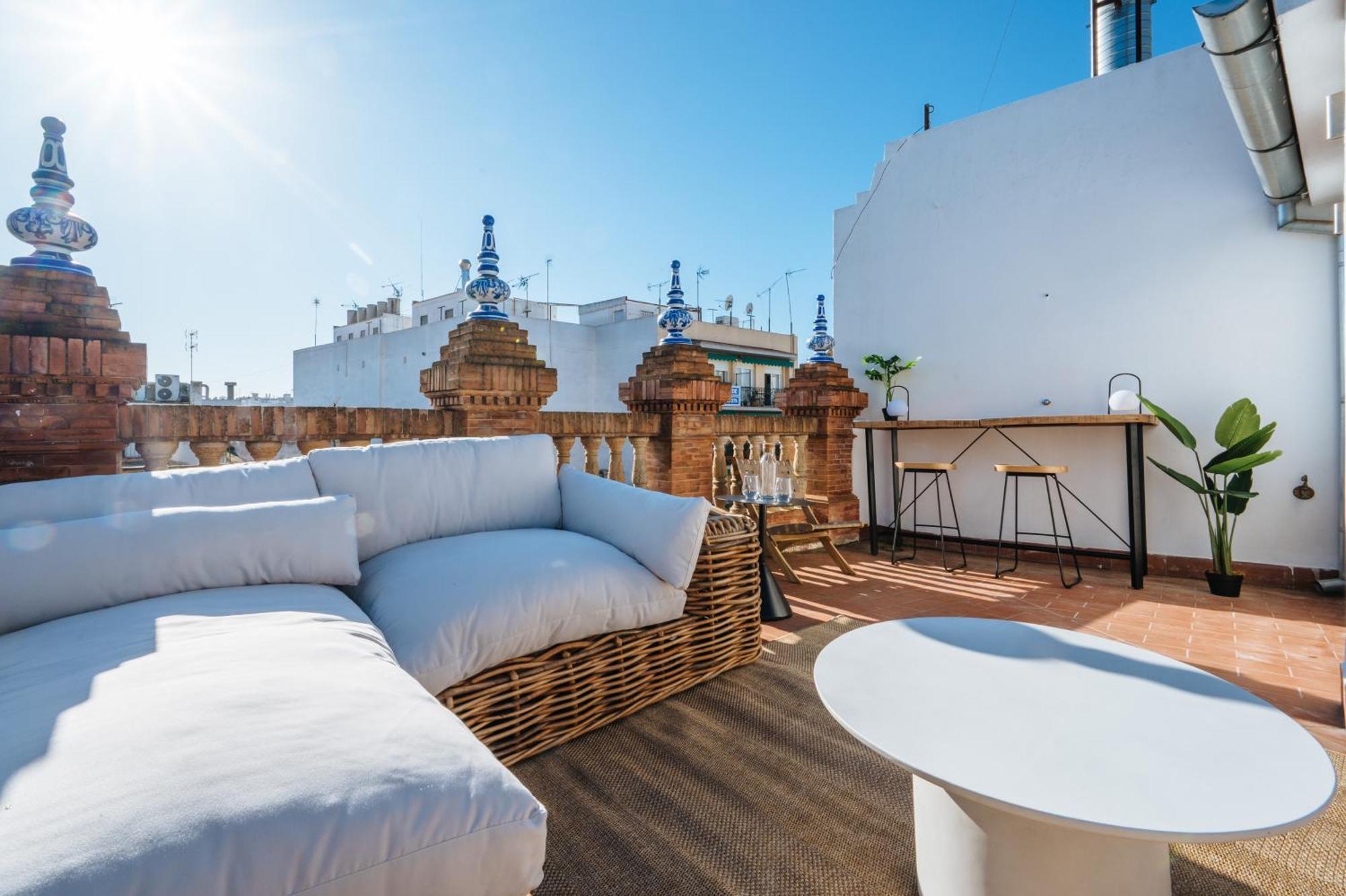 Apartamentos "El Escondite De Triana" Севилья Экстерьер фото